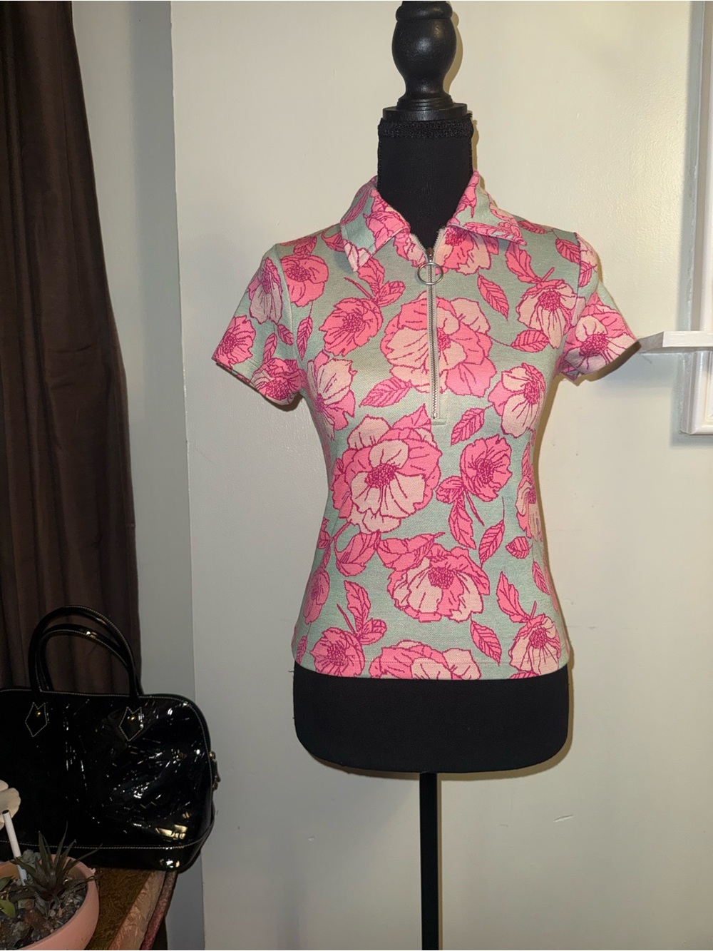 Anthropologie Maeve Pink Floral Zip-Front Short Sleeve Tee on Moss Green